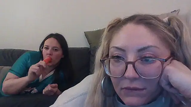 Snapshot of assstrogirl chatting on November 2025 05:28:02 AM assstrogirl online show from November 2025 05:28:02 AM