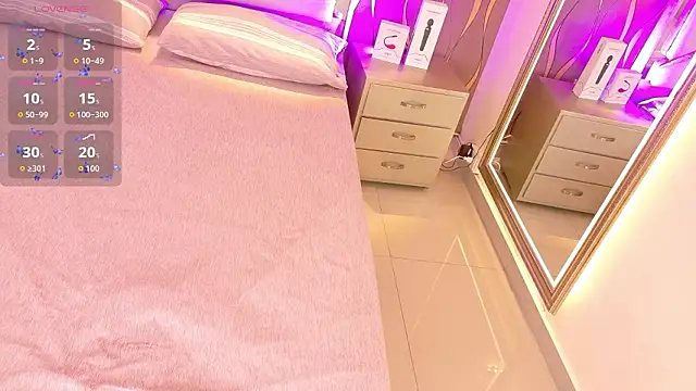 iam nicolle online show from March 2026 01:52:01 PM