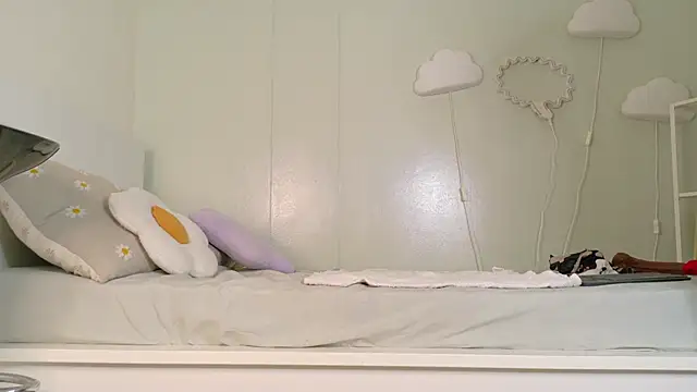 SeleneGibson   online show from April 2026 07:31:01 PM