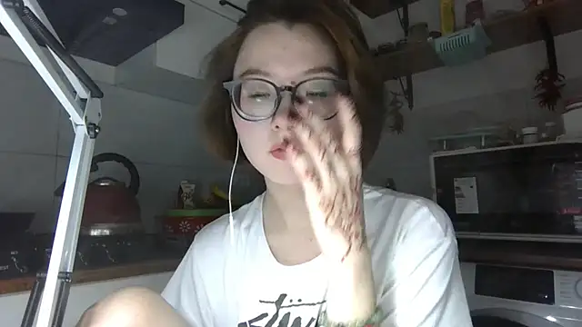 LilysTaylor online show from October 2025 05:55:02 PM