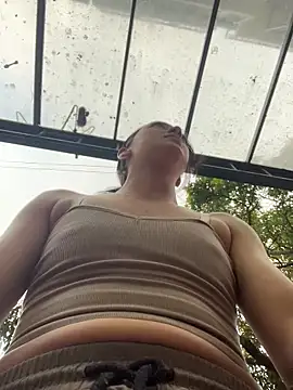 Snapshot of Lia__white chatting on December 2025 10:15:01 PM Lia white online show from December 2025 10:15:01 PM