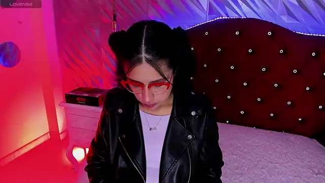 Roxanne Han online show from April 2026 12:07:02 PM