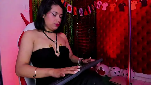 Roxanne Han online show from June 2026 12:40:01 PM