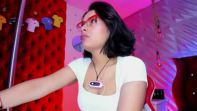 Roxanne Han online show from June 2026 12:42:02 PM