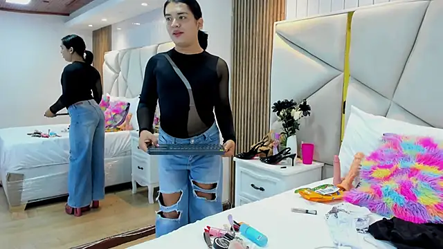 Snapshot of SweetKata_ chatting on December 2025 11:41:01 AM SweetKata online show from December 2025 11:41:01 AM