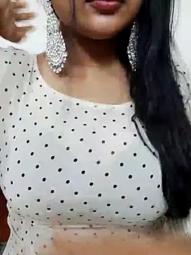 Snapshot of PORI-MONI2025 chatting on November 2025 04:28:02 PM PORI-MONI2025 online show from November 2025 04:28:02 PM