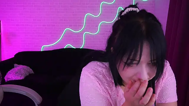 Snapshot of SweetLiluu chatting on October 2025 07:16:01 AM SweetLiluu online show from October 2025 07:16:01 AM