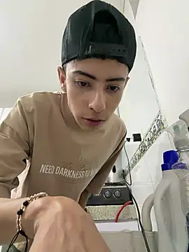 Sebastian Reed online show from February 2026 03:32:01 AM