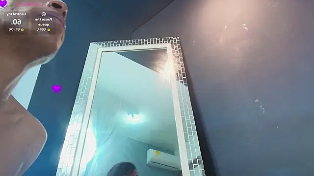 NaomiQueents online show from November 2025 02:42:01 PM