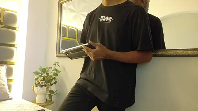 Snapshot of Neytanmalcon chatting on October 2025 08:43:01 PM Neytanmalcon online show from October 2025 08:43:01 PM