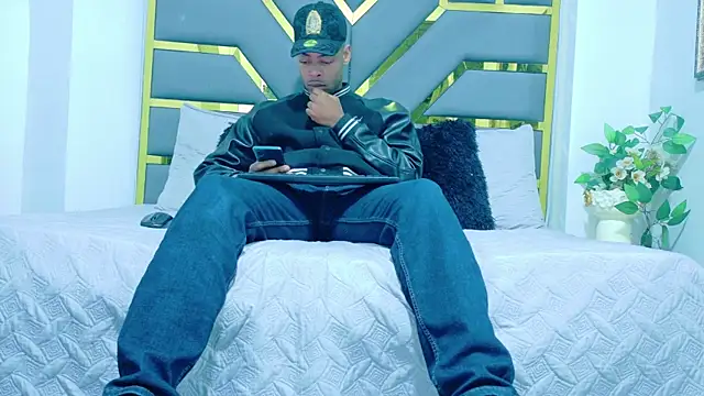 Snapshot of Neytanmalcon chatting on November 2025 11:43:02 AM Neytanmalcon online show from November 2025 11:43:02 AM