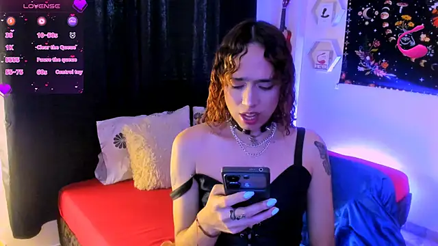 Snapshot of AdelineEsposito chatting on November 2025 09:46:02 PM AdelineEsposito online show from November 2025 09:46:02 PM