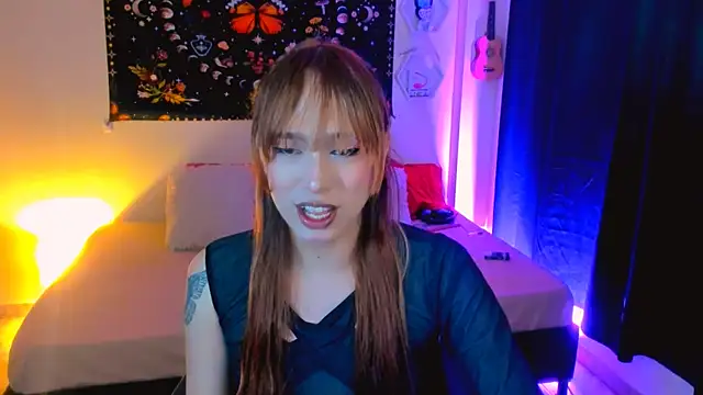 Snapshot of AdelineEsposito chatting on November 2025 03:08:02 AM AdelineEsposito online show from November 2025 03:08:02 AM