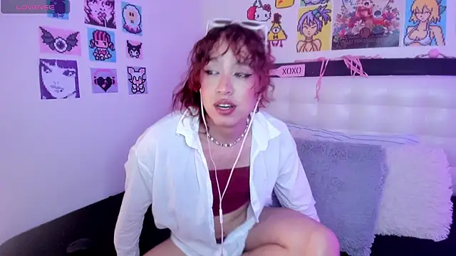 Snapshot of AdelineEsposito chatting on April 2026 04:23:02 AM AdelineEsposito online show from April 2026 04:23:02 AM