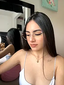 IslaCole online show from October 2025 07:18:01 PM