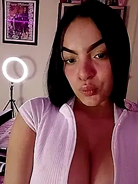 Snapshot of Nuvi_jonhs chatting on November 2025 12:02:01 AM Nuvi jonhs online show from November 2025 12:02:01 AM