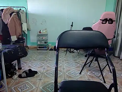 Snapshot of May2k2 chatting on October 2025 01:11:01 AM May2k2 online show from October 2025 01:11:01 AM