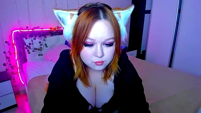 Lovly Vixen online show from November 2025 07:28:01 PM