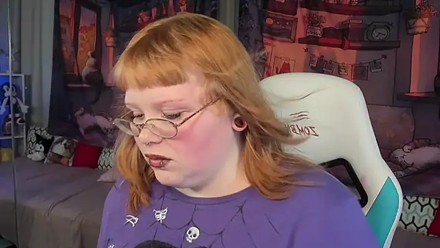 Snapshot of LottieReed chatting on November 2025 03:12:02 PM LottieReed online show from November 2025 03:12:02 PM