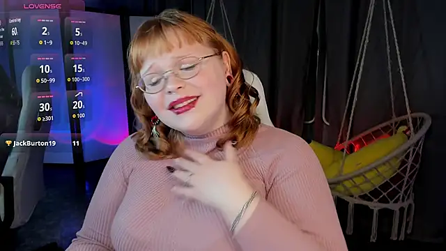 Snapshot of LottieReed chatting on November 2025 04:54:01 PM LottieReed online show from November 2025 04:54:01 PM