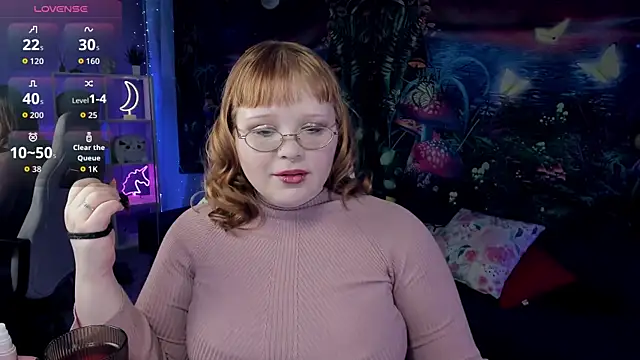 Snapshot of LottieReed chatting on November 2025 09:13:02 AM LottieReed online show from November 2025 09:13:02 AM