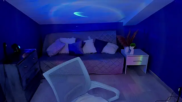 Snapshot of MadamMilly_ chatting on November 2025 06:47:02 AM MadamMilly online show from November 2025 06:47:02 AM