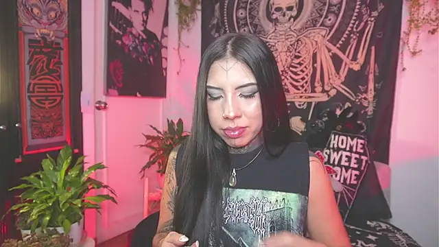 Dalia Vorhees online show from May 2026 01:23:02 AM