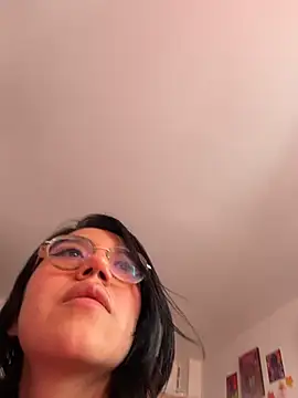 Snapshot of violetbunnyy1 chatting on November 2025 04:14:02 PM violetbunnyy1 online show from November 2025 04:14:02 PM