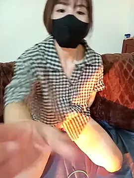 Snapshot of Cherry_Le02 chatting on December 2025 06:48:01 PM Cherry Le02 online show from December 2025 06:48:01 PM