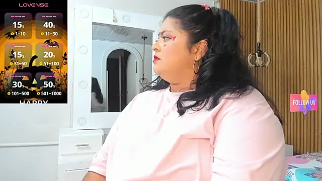 Snapshot of Hanna_curvy_ chatting on October 2025 11:23:02 AM Hanna curvy online show from October 2025 11:23:02 AM