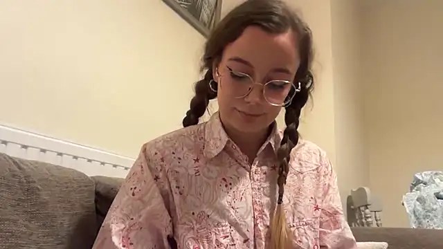 lolatheangel online show from December 2025 07:51:01 PM