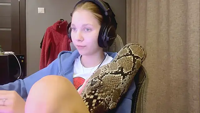 Snapshot of Softixq chatting on November 2025 04:17:02 PM Softixq online show from November 2025 04:17:02 PM