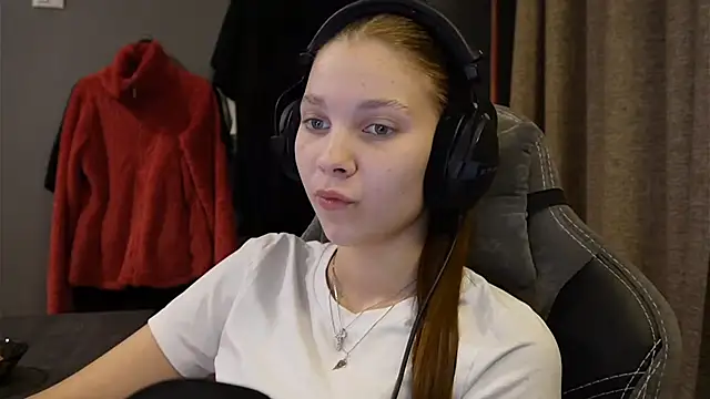 Snapshot of Softixq chatting on November 2025 03:55:01 PM Softixq online show from November 2025 03:55:01 PM