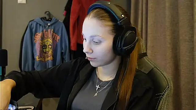 Snapshot of Softixq chatting on November 2025 03:18:02 PM Softixq online show from November 2025 03:18:02 PM