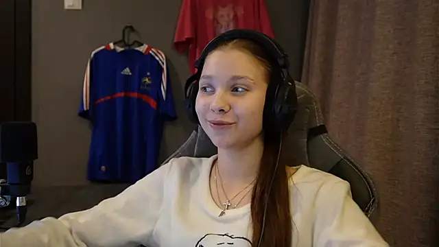 Snapshot of Softixq chatting on November 2025 03:38:02 PM Softixq online show from November 2025 03:38:02 PM