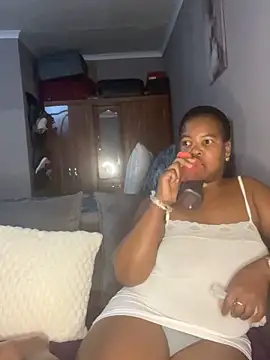 SweetCandy84 online show from November 2025 05:44:01 PM