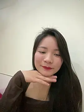 Snapshot of Bee_Yellow00 chatting on March 2026 04:51:02 AM Bee Yellow00 online show from March 2026 04:51:02 AM