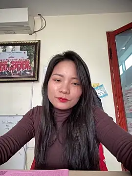 Snapshot of Bee_Yellow00 chatting on March 2026 03:01:02 AM Bee Yellow00 online show from March 2026 03:01:02 AM