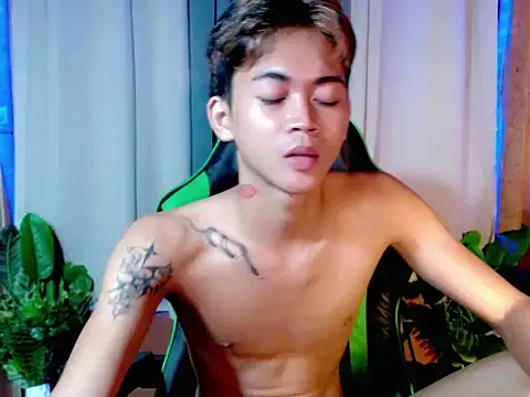 Snapshot of AsianCuteGuy21 chatting on November 2025 08:30:02 PM AsianCuteGuy21 online show from November 2025 08:30:02 PM