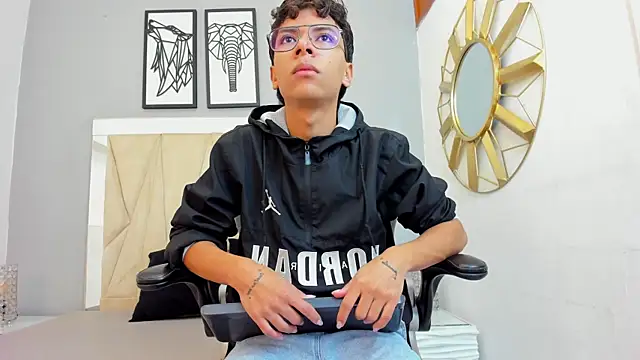 adams bobby online show from December 2025 11:28:02 AM