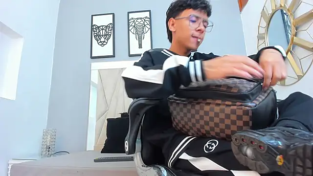 adams bobby online show from April 2026 10:57:02 AM