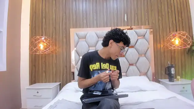 adams bobby online show from June 2026 11:18:02 AM