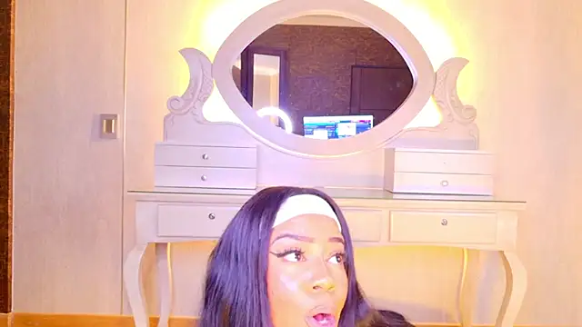 loana vegas online show from June 2026 04:11:01 PM