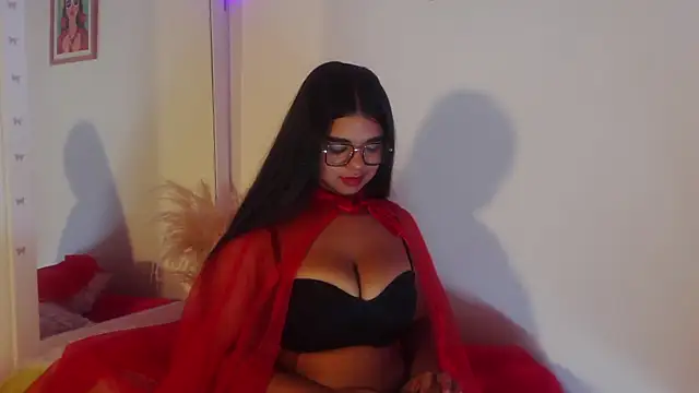 Snapshot of Zafiro_Evans chatting on November 2025 03:48:02 PM Zafiro Evans online show from November 2025 03:48:02 PM