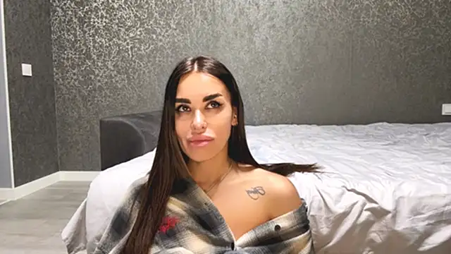 velvetveyraX online show from May 2026 04:25:02 PM