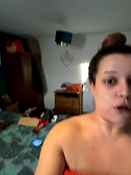 Snapshot of BubblesLovexox chatting on November 2025 03:05:01 PM BubblesLovexox online show from November 2025 03:05:01 PM