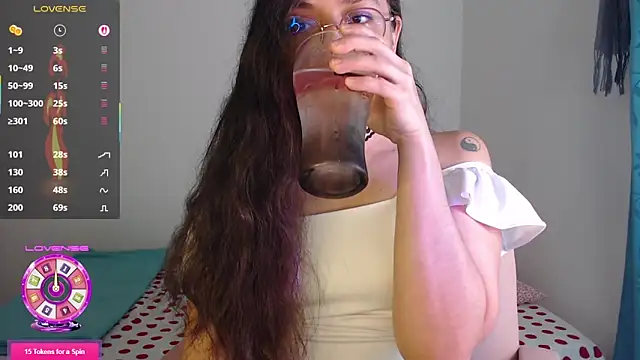 Snapshot of Vicky_cristinax chatting on December 2025 01:01:02 AM Vicky cristinax online show from December 2025 01:01:02 AM