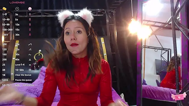 Snapshot of LunaaMorena chatting on November 2025 01:51:01 PM LunaaMorena online show from November 2025 01:51:01 PM