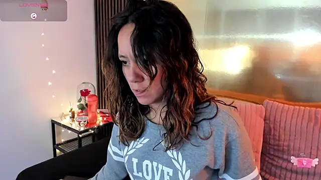 Snapshot of LunaaMorena chatting on December 2025 02:22:01 PM LunaaMorena online show from December 2025 02:22:01 PM