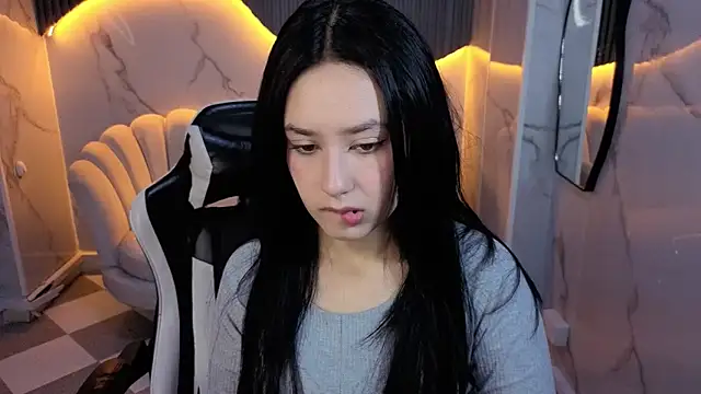 Aleja05 b online show from February 2026 12:32:02 PM